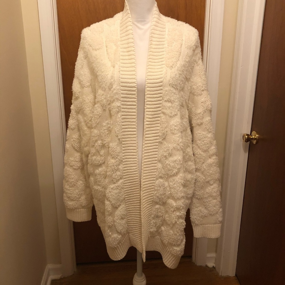 *BRAND NEW* Cream Leopard Print Sweater